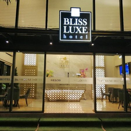 Bliss Luxe Hotel Yangon Exterior photo